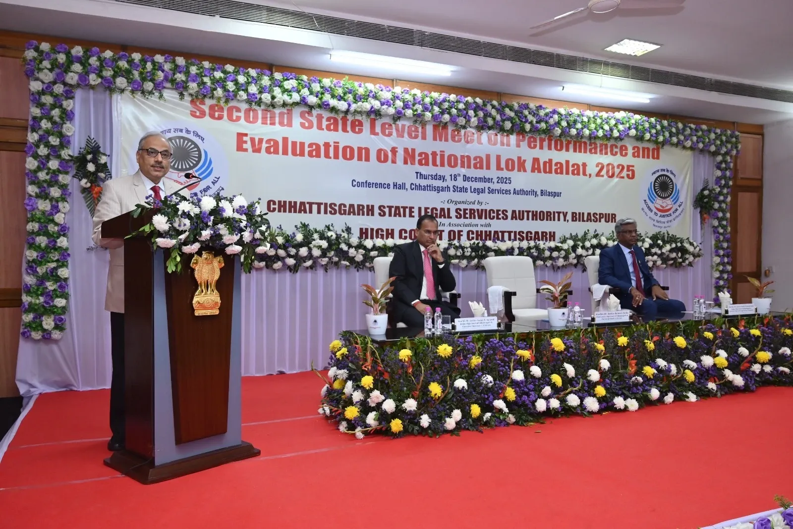 श्री तीज राम केवट का सहारा बनी मनरेगा डबरी  डबरी से बदली तकदीर: मछली पालन से आर्थिक सशक्तिकरण